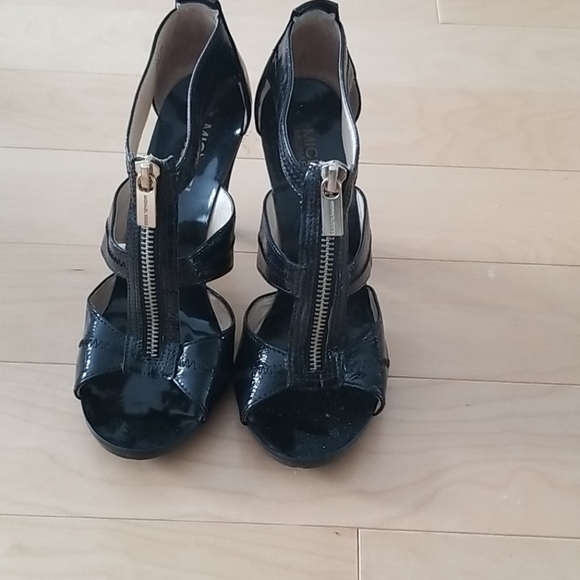 Michael Kors Sandals - Picture 3 of 4